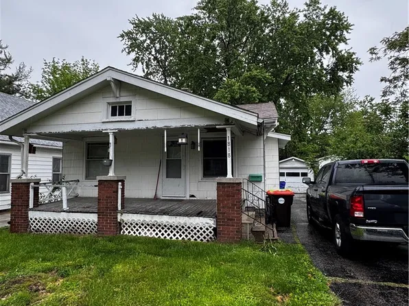 1818 N Maple Ave, Decatur, IL 62526