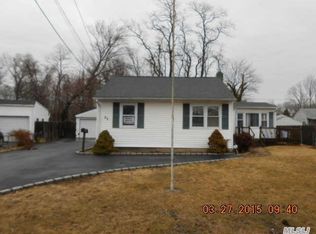 35 17th St, West Babylon, NY 11704
