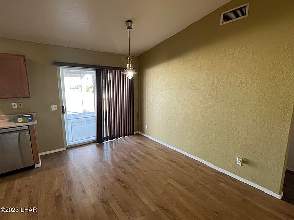 5th image of 2557 Palisades Dr