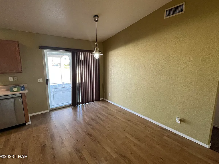 2557 Palisades Dr — Photo 5