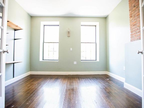 4th image of 524 Chauncey St #L2
