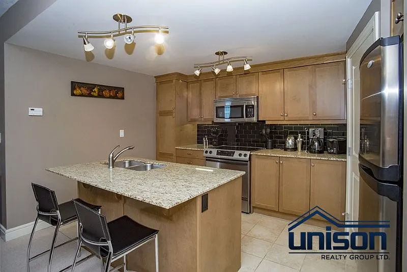 1 bed, 776 sqft, $2,300 — Photo 3