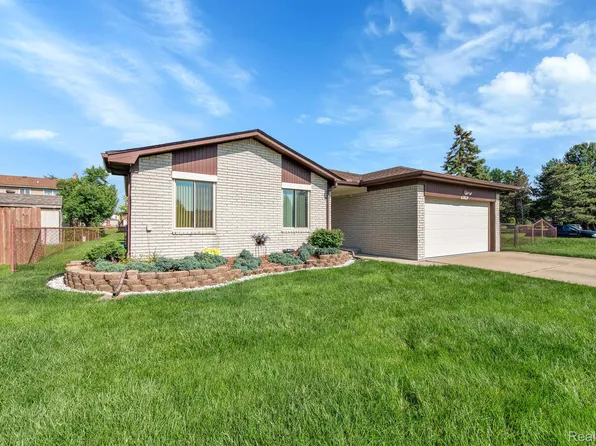 37030 Tericrest Dr, Sterling Heights, MI 48310