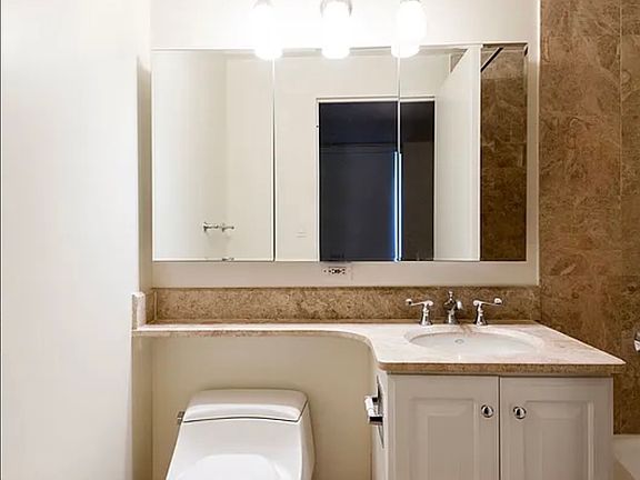 4th image of 60 23rd St #712