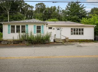 403-405 Commonwealth Ave, Warwick, RI 02886