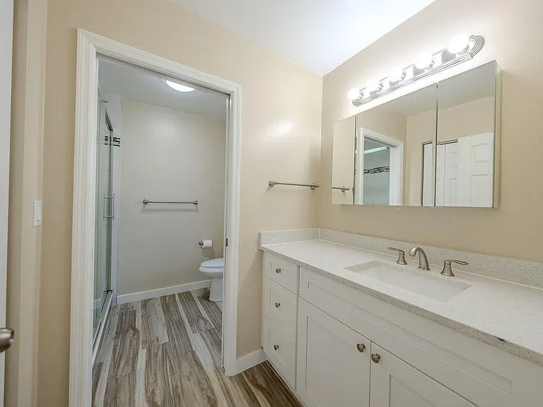 651 SE Degan Dr — Photo 22
