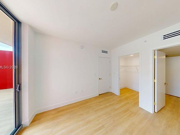 4th image of 90 NE 32nd St Unit 603