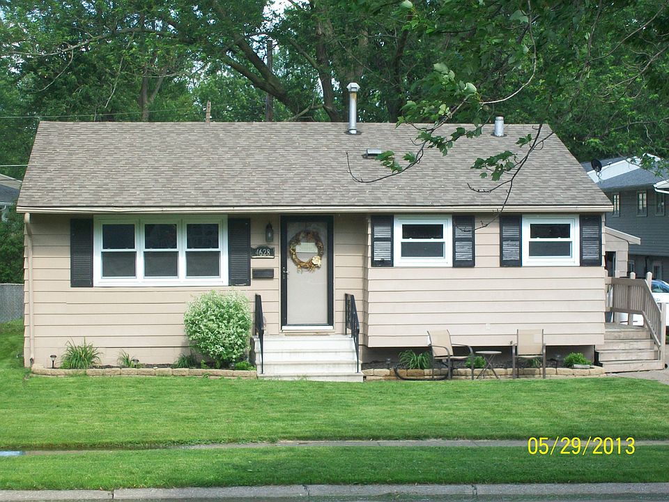 great yard,newer steps