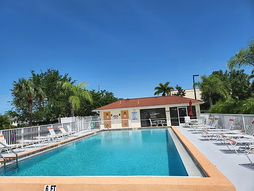 1236 Rio De Janeiro Ave #401 Photo 1