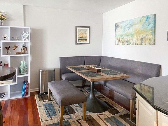 4th image of 40 N Tower Rd APT 7L