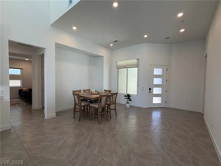 5040 Terramont Dr — Photo 12