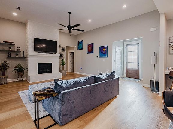 4th image of 5160 Peace Ln