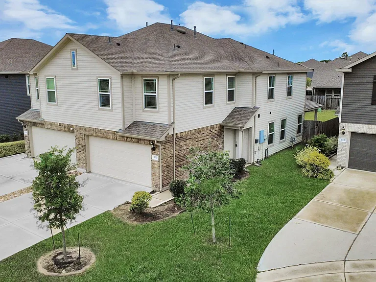7027 Cedar Breeze Ct — Photo 42