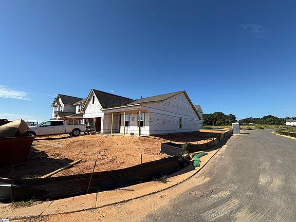 3rd image of 417 Simpson Farm Rd