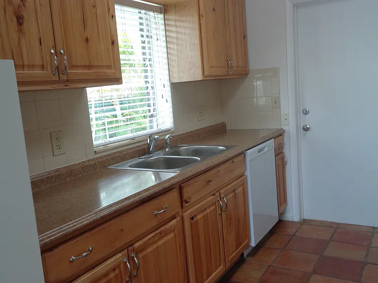 115 Hendricks Isle — Photo 16
