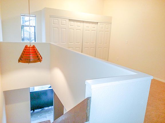 5th image of 5231 22nd Ave NE APT 6