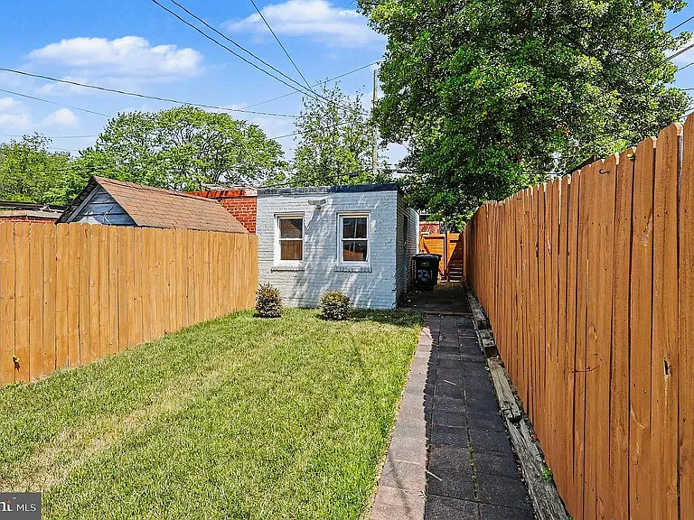 231 Ingraham St NW — Photo 7