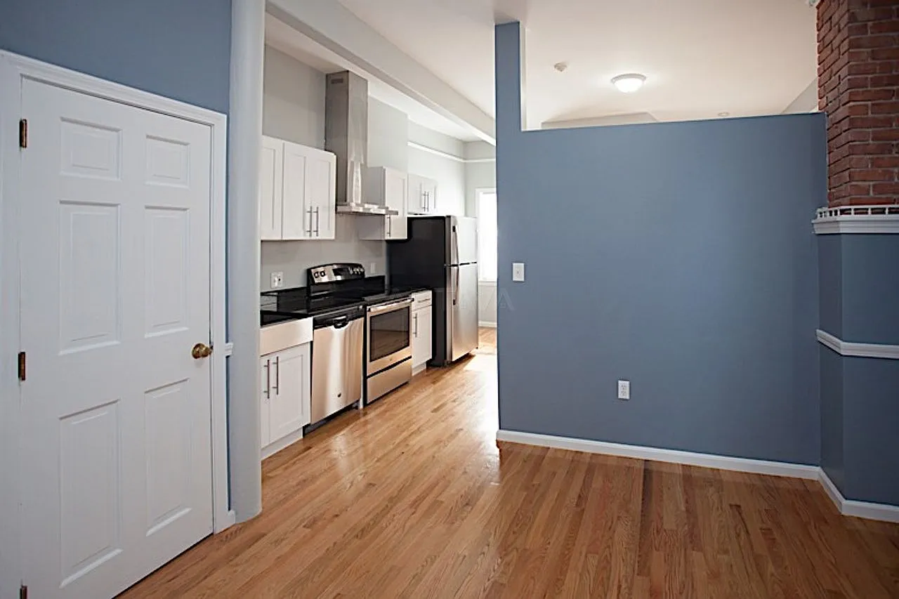 3 bed, $4,200 — Photo 4