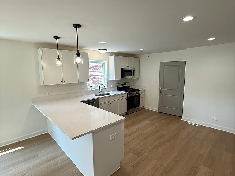 4533 Park Ave #1-33 — Photo 4