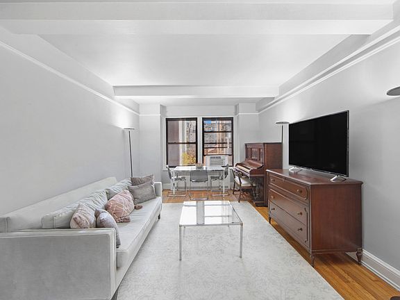5th image of 205 E 78th St APT 8B