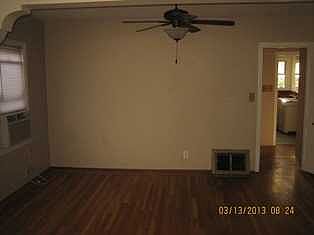 3rd image of 521 26th St