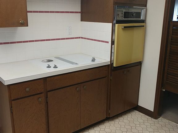 4th image of 964 NE 5th Dr