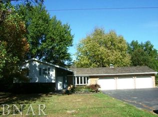 1505 Six Points Rd, Bloomington, IL 61701