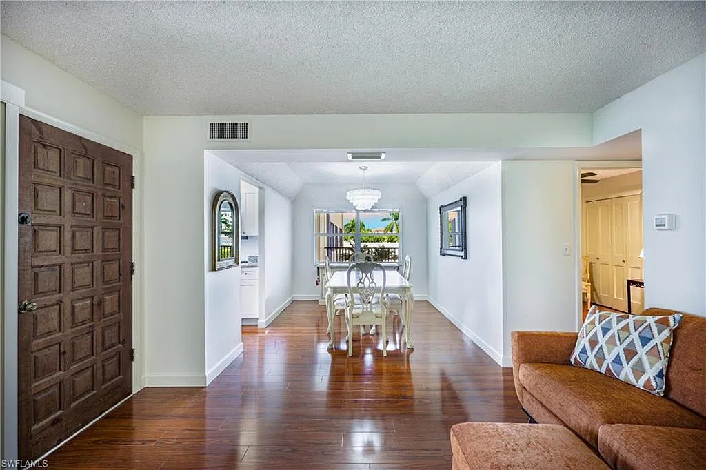 2 bed, 2.0 bath, 1116 sqft, $8,500 — Photo 4