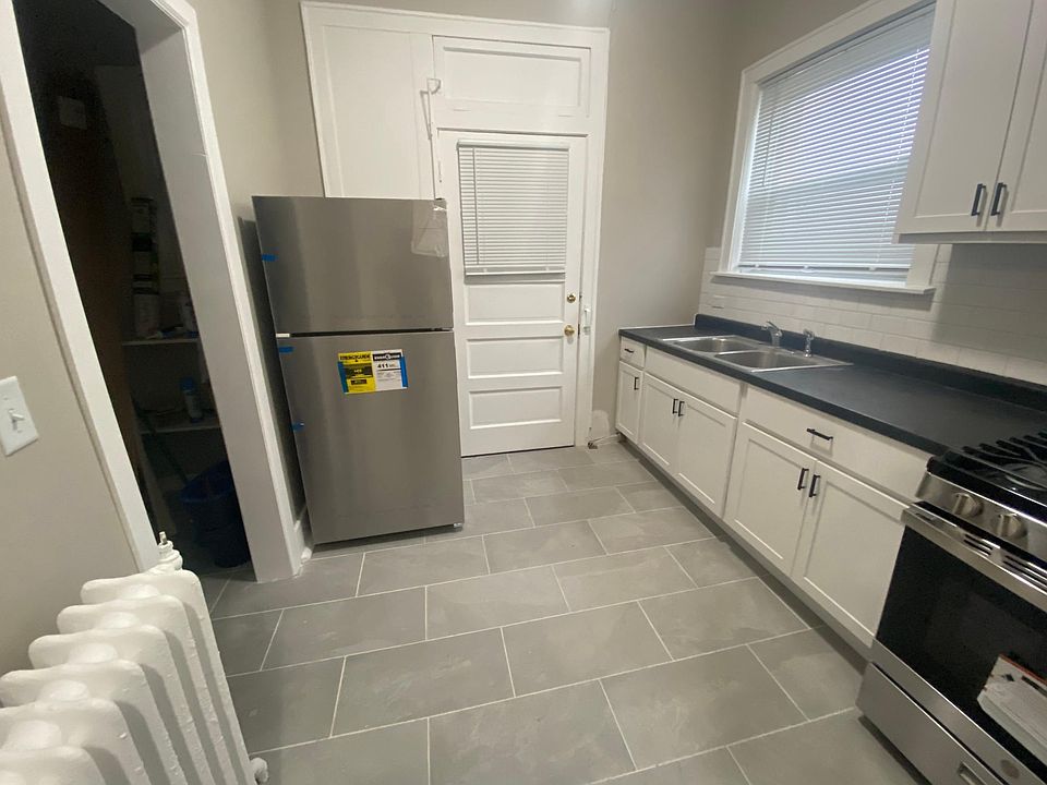 new kitchen cabinets and appliances