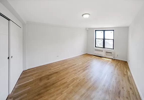 5th image of 209-10 41st Ave APT 3T