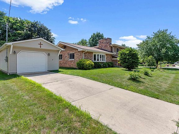 3rd image of 1612 Deppert Dr