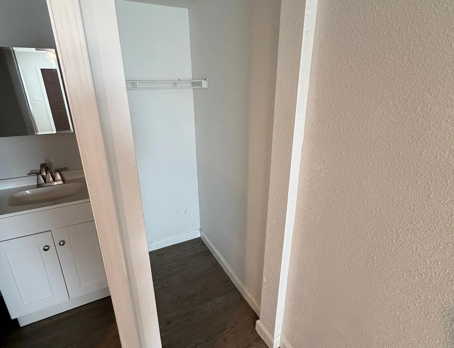 Studio, 500 sqft, $800 — Photo 3