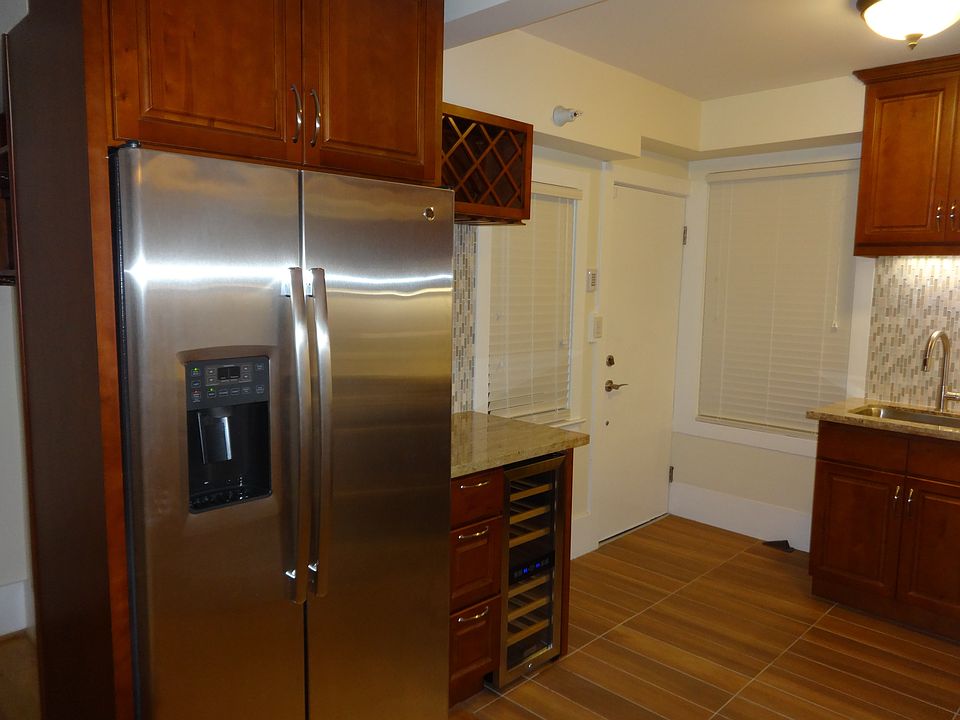 1st image of 70A Divisadero St