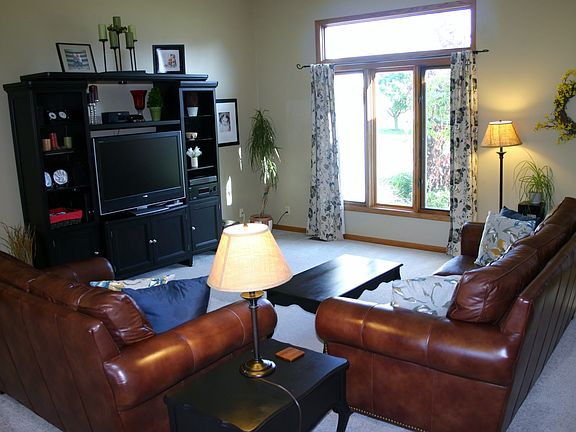 3rd image of 9167 Bluff Lake St