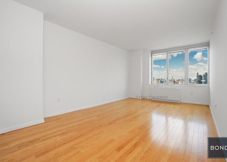 1st image of 4720 Center Blvd APT 2406