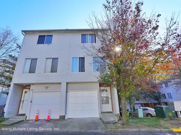 306 Ilyssa Way, Staten Island, NY 10312