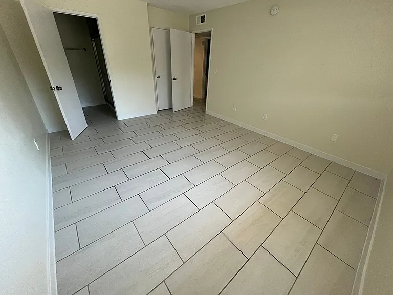 Columbus Terrace — Photo 19