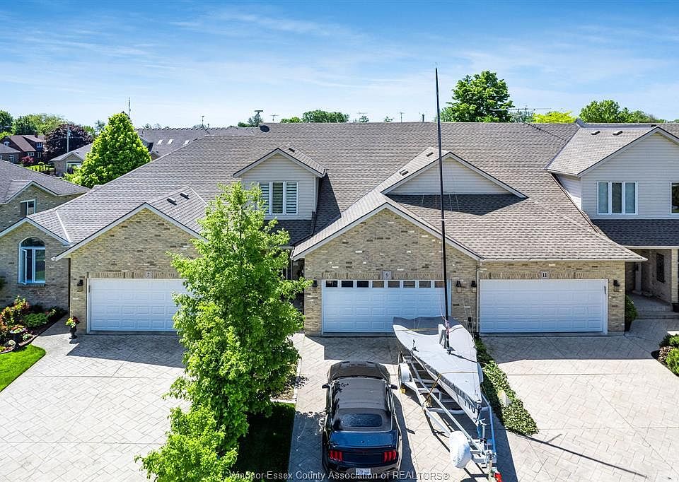 1st image of 9 Montego Bay Cres