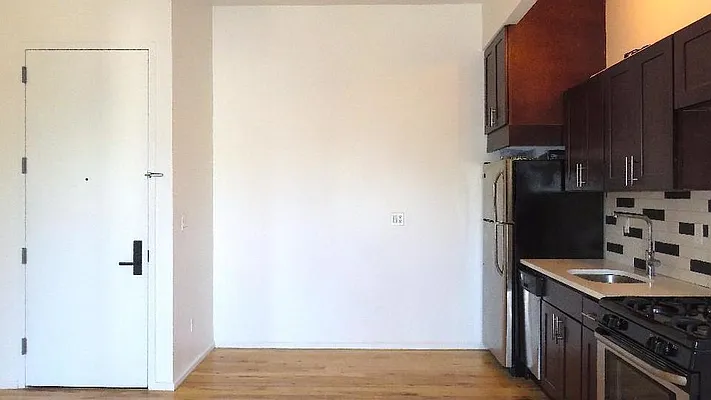 Rented by Nooklyn NYC LLC | media 12