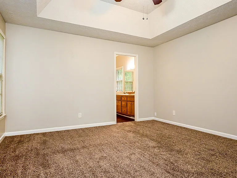 1204 Garden Path SE — Photo 8