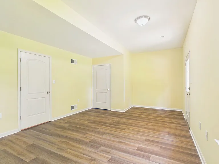 117 Mapleton Blvd — Photo 21
