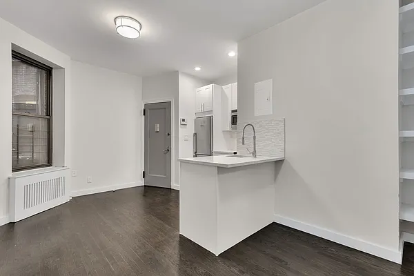 Rented by Cooper & Cooper Real Estate | media 27