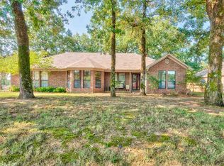 2405 Meadowlake Rd, Conway, AR 72032