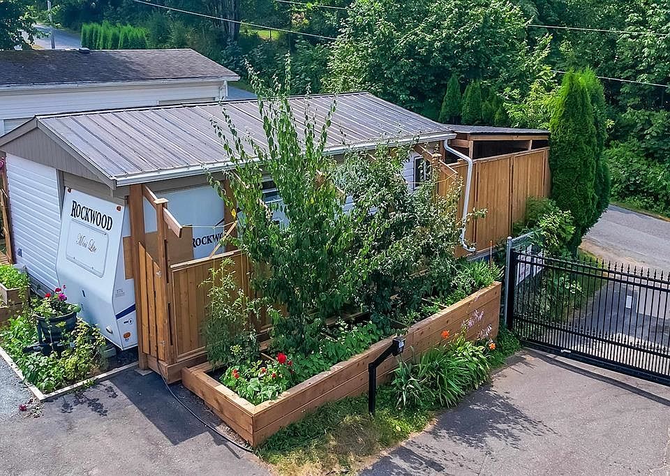 1st image of 1436 Frost Rd #158
