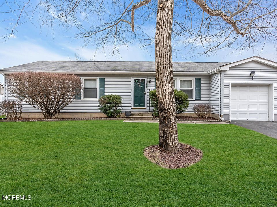1st image of 637 Garfield Avenue
