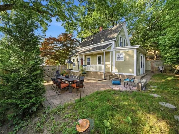 11 Baltimore St, Providence, RI 02909