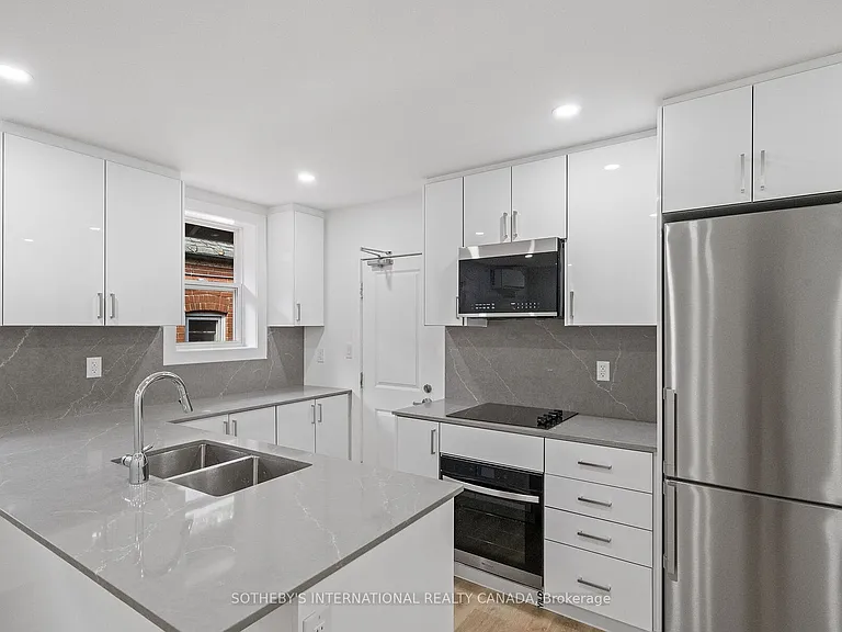 28 Strathgowan Ave #MAIN — Photo 4
