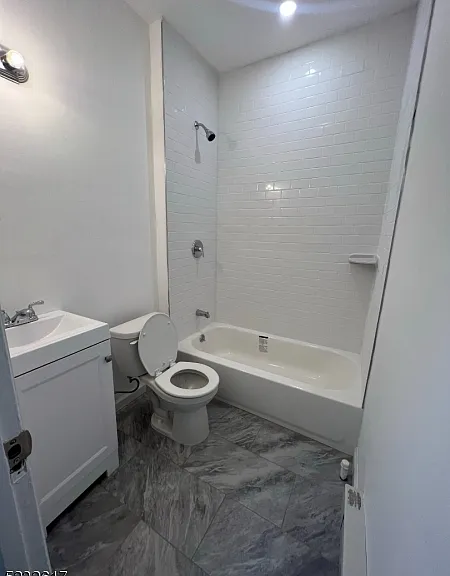 412-416 Bloomfield Ave #22 — Photo 9