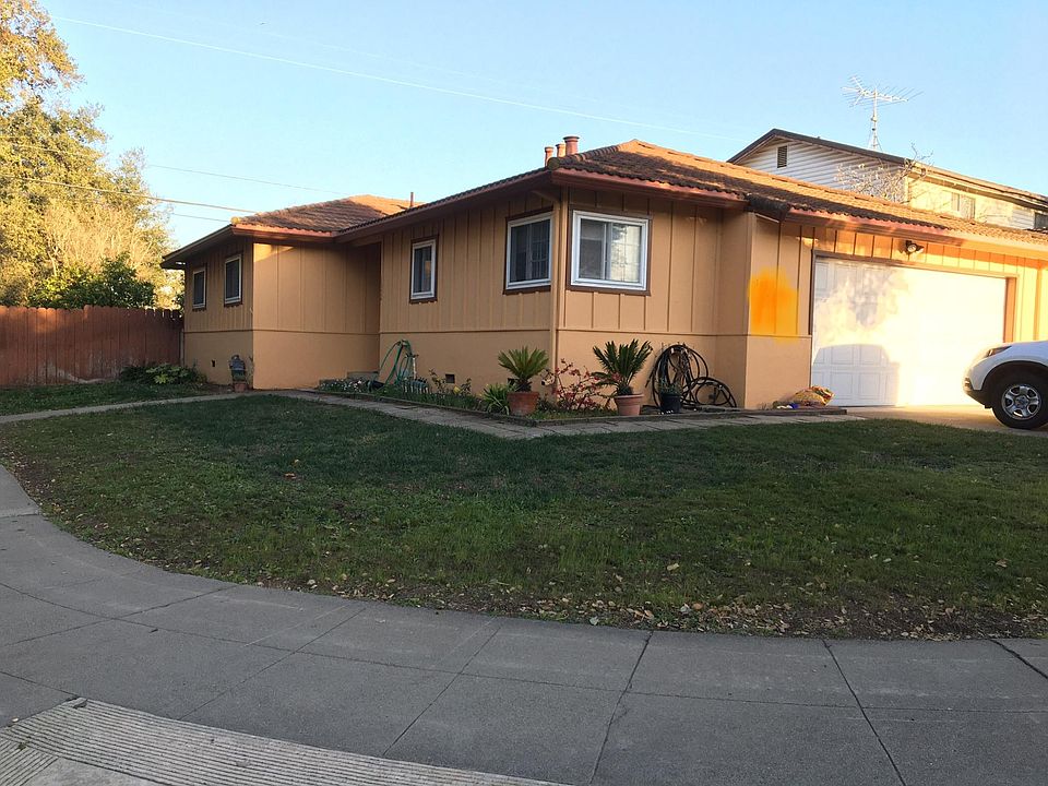 1st image of 1352 Petal Way