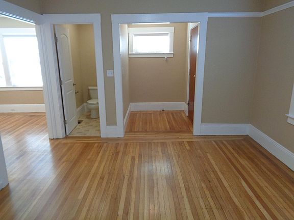 Living Room Entry / Dining Room